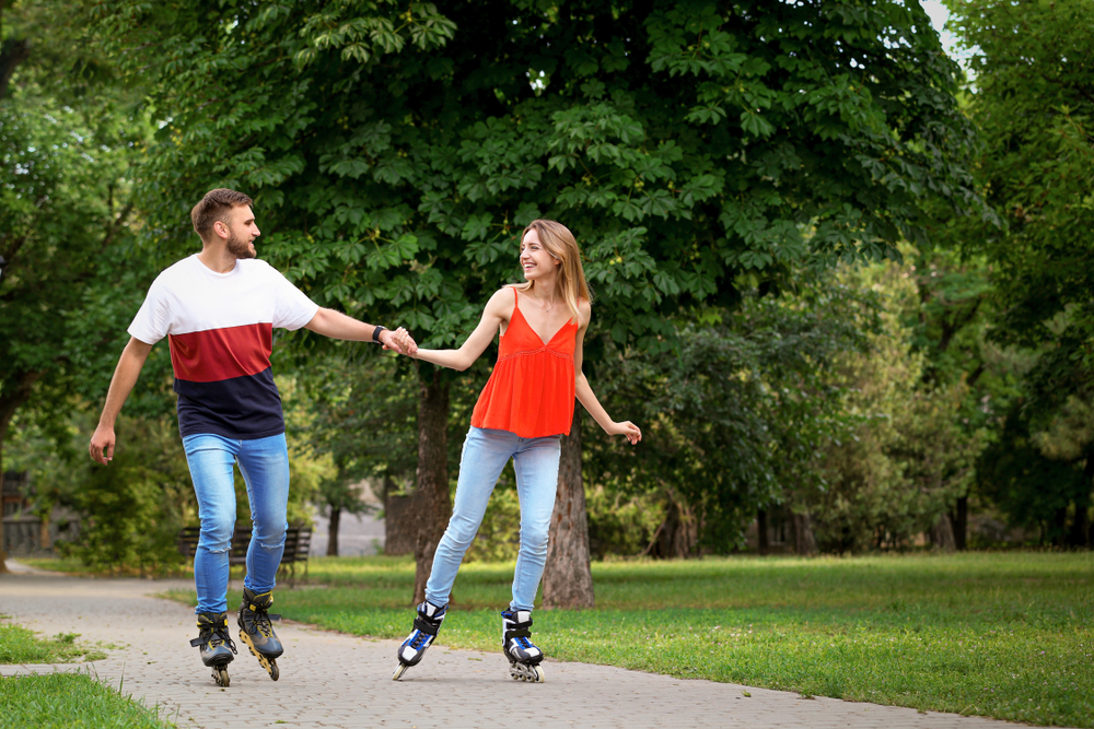 Couple Roller Skating - Cigno Loans